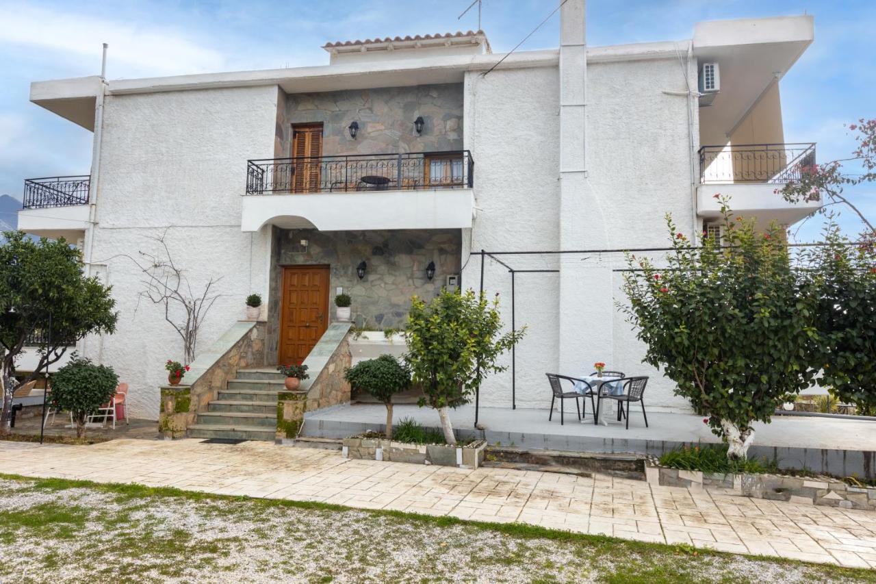 Paradeisos Kardamyli Exterior photo