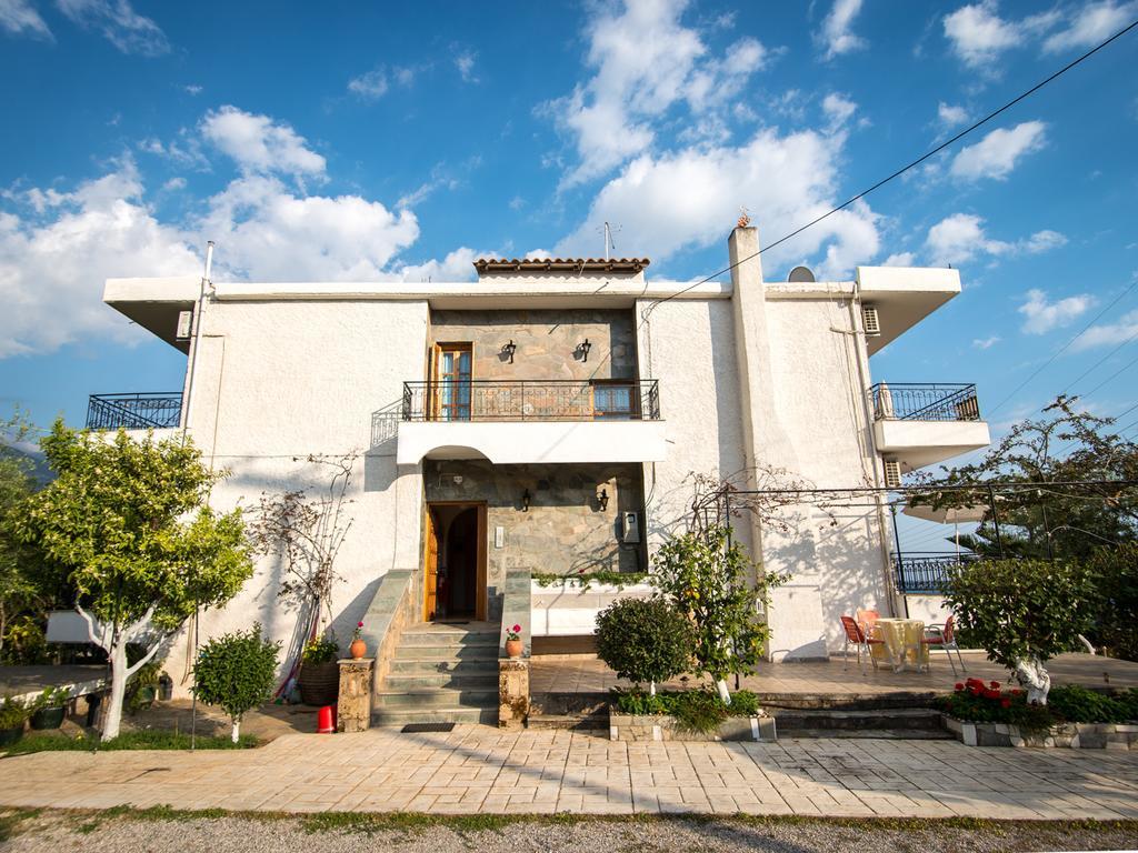 Paradeisos Kardamyli Exterior photo