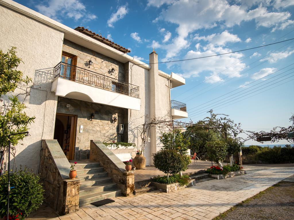 Paradeisos Kardamyli Exterior photo
